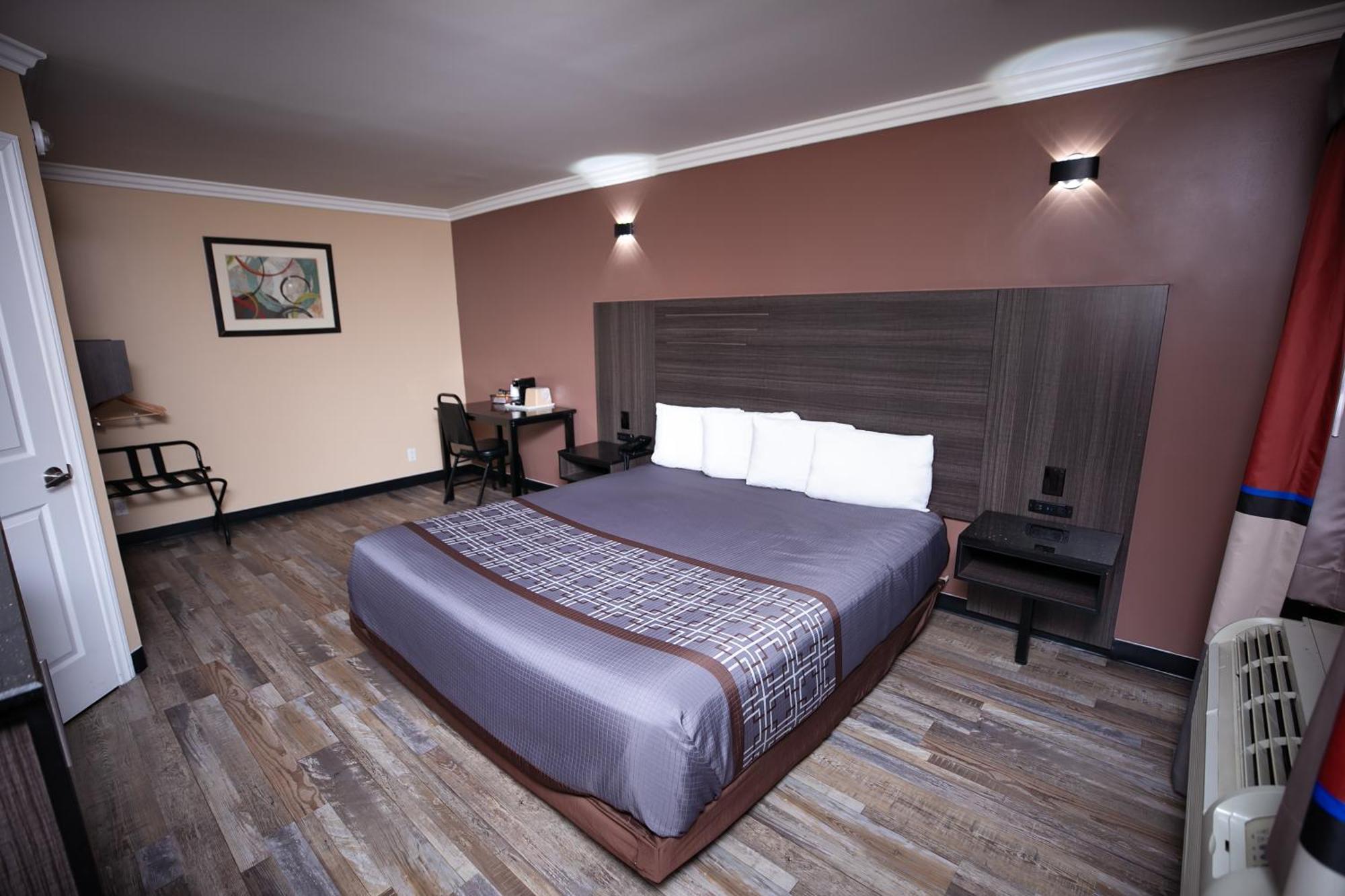 Rodeway Inn & Suites Bellflower Exterior foto